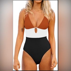 Cupshe swimsuit size L New, Never worn. Washed once